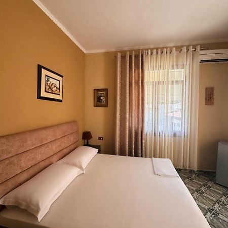 Twins Villa Mangalem 베라트 객실 사진