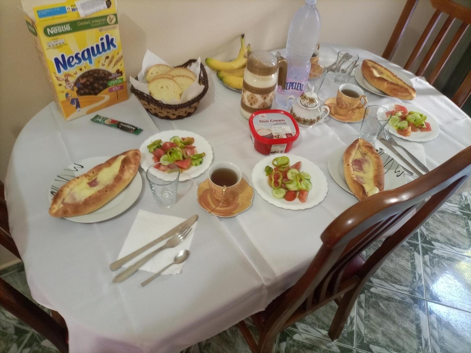 Twins Villa Mangalem 베라트 외부 사진