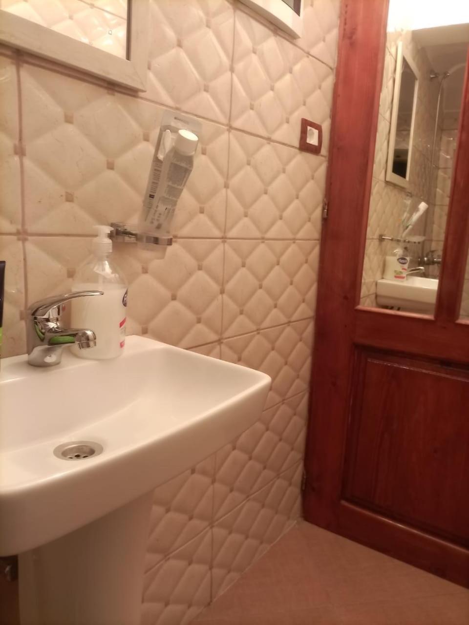 Twins Villa Mangalem 베라트 외부 사진