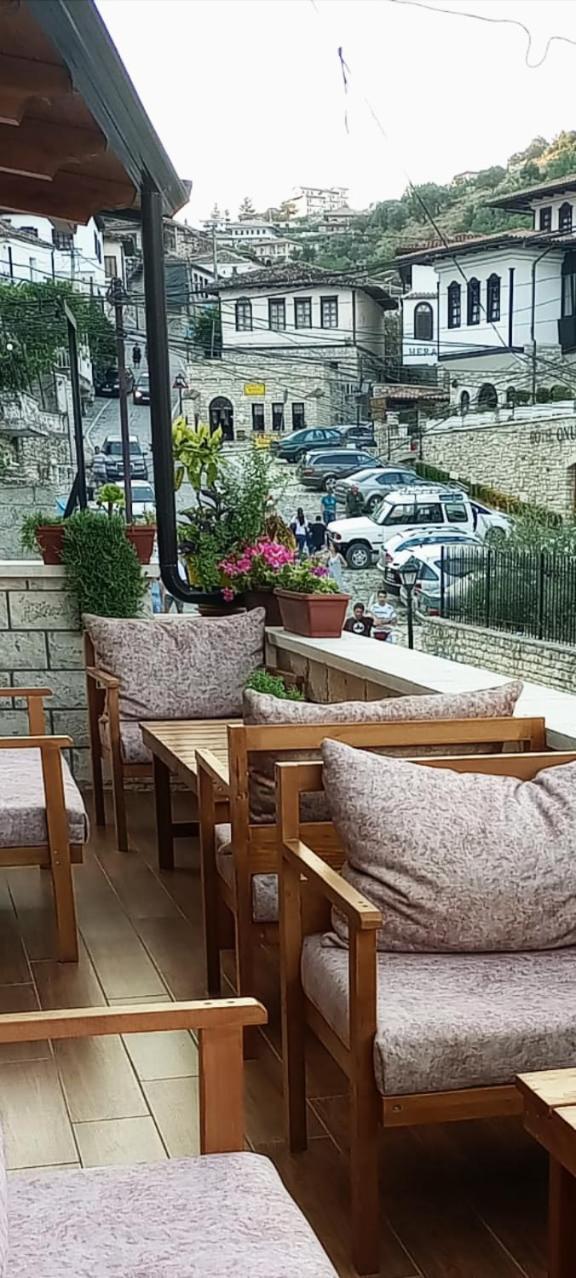 Twins Villa Mangalem 베라트 객실 사진